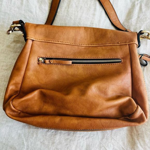 VICI Urban Expressions flap bag camel NWOT long strap and handles 2 way wear cro - Picture 12 of 16